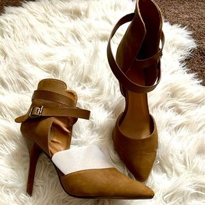 Size 8 camel / Tan heels